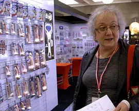 《书本马戏团》：文字狂想的视觉盛宴，探寻阅读的奇妙之旅 | 独立佳作影评